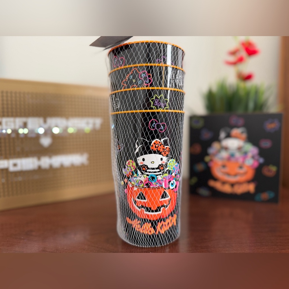 New Hello Kitty Halloween Plastic cup 4 pack 22oz each